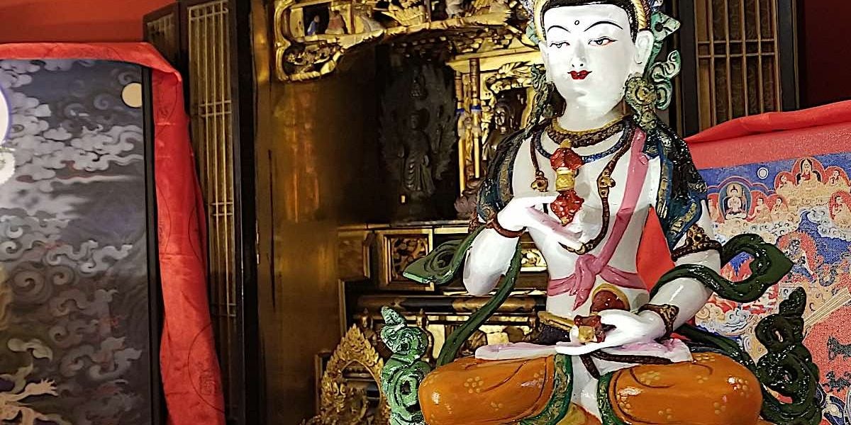 Vajrasattva or any purifying practice is very powerful prior to new year to clear any negative karmas from the past year. Even if you don't do it in the prior year, Vajrasattva practice is an ideal daily practice.